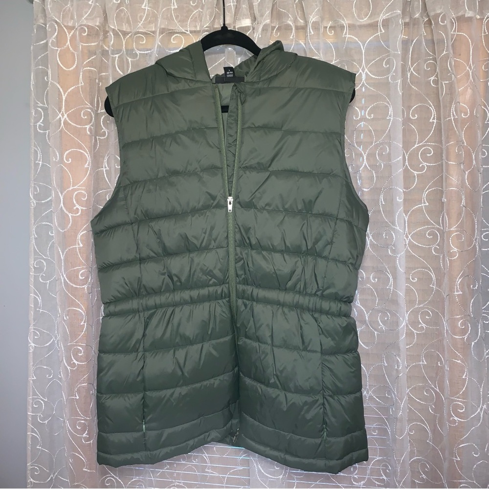 Womens Swiss Tech Vest Green Size L